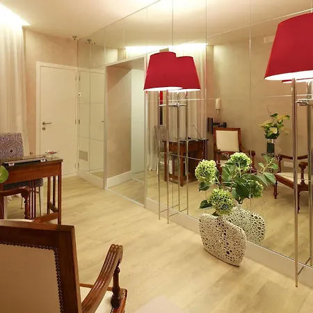 Tullia And Prisca Relais